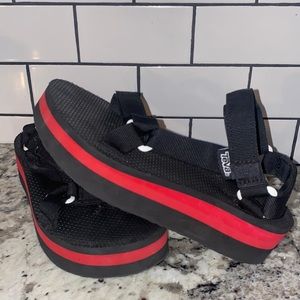 TEVA FlatForm Universal Sandals